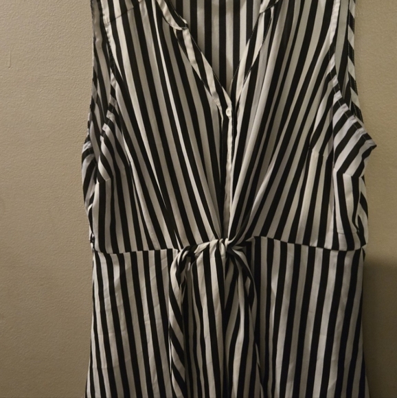 Torrid top size 2 - Picture 7 of 7